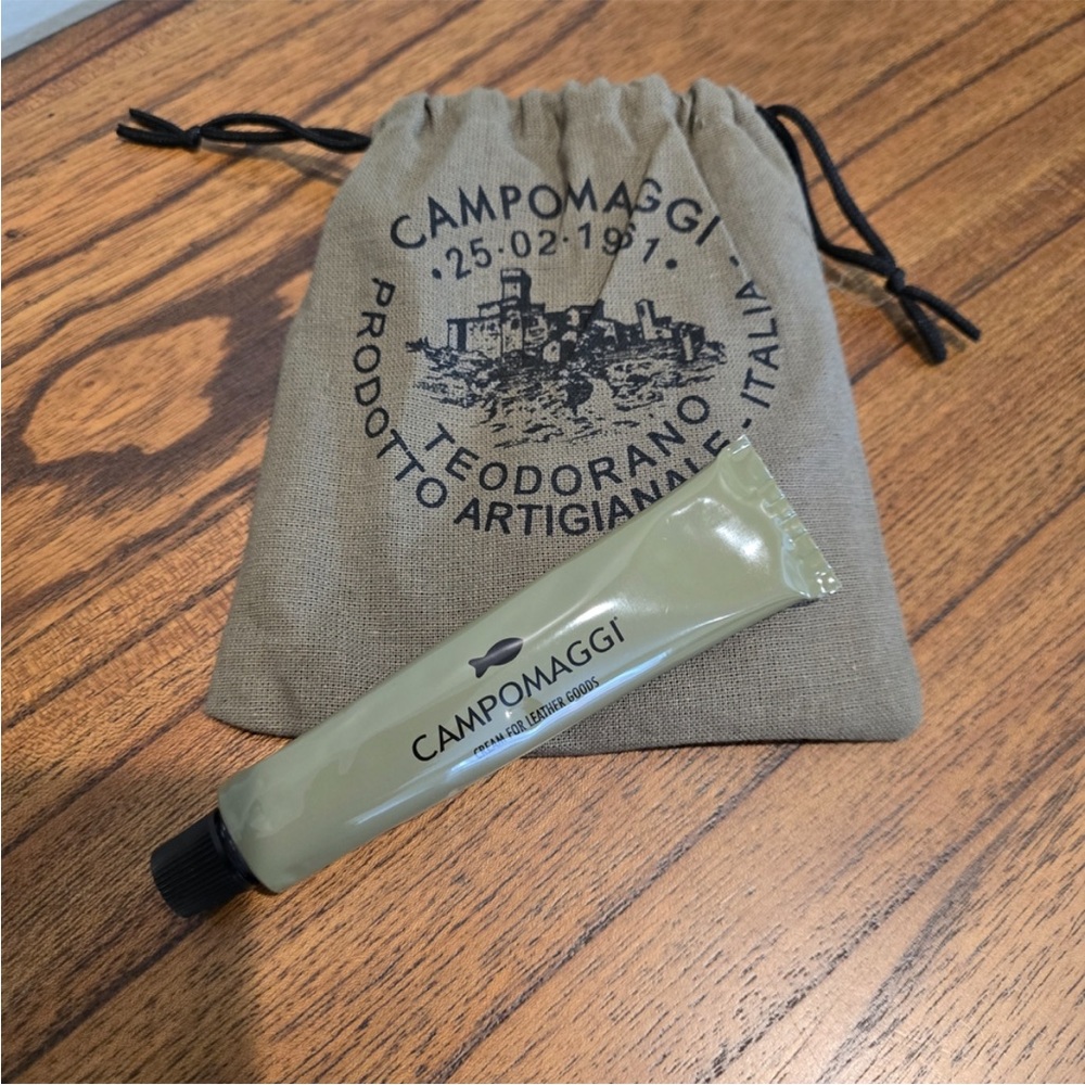 Campomaggi BottleGreen Mamoré Leather Handbag
Italian designed - Picture 8 of 11